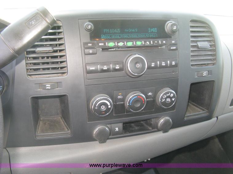 image for item K8648 2009 GMC Sierra 1500 Ext. Cab pickup truck