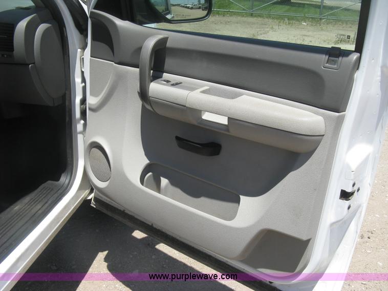 image for item K8648 2009 GMC Sierra 1500 Ext. Cab pickup truck