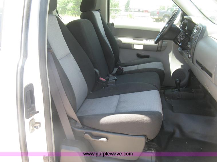 image for item K8648 2009 GMC Sierra 1500 Ext. Cab pickup truck