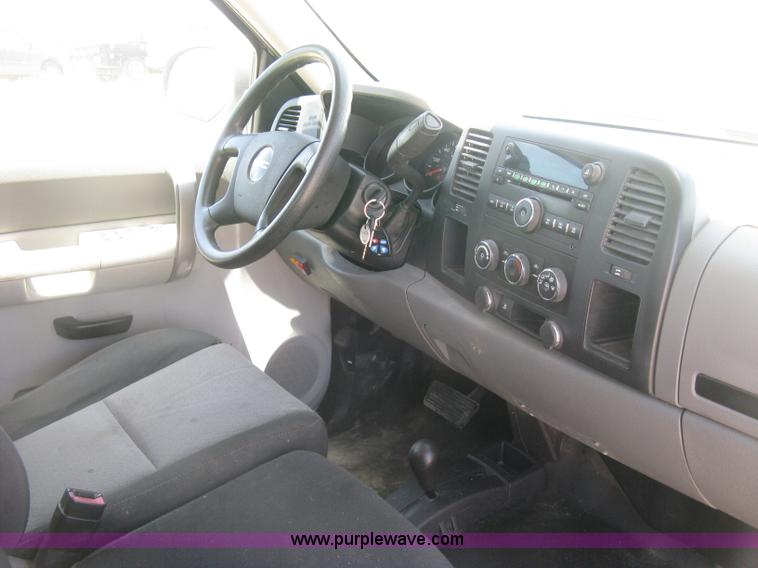 image for item K8648 2009 GMC Sierra 1500 Ext. Cab pickup truck