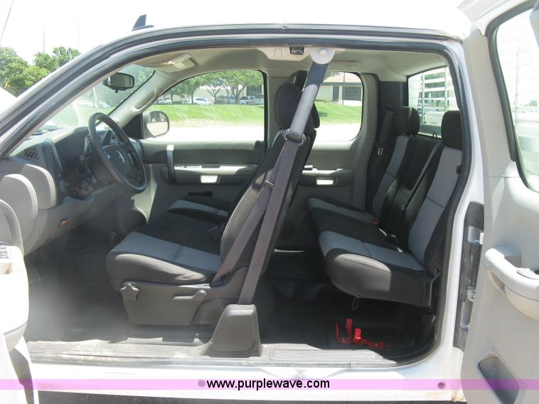 image for item K8648 2009 GMC Sierra 1500 Ext. Cab pickup truck