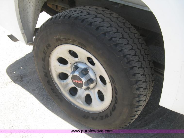 image for item K8648 2009 GMC Sierra 1500 Ext. Cab pickup truck