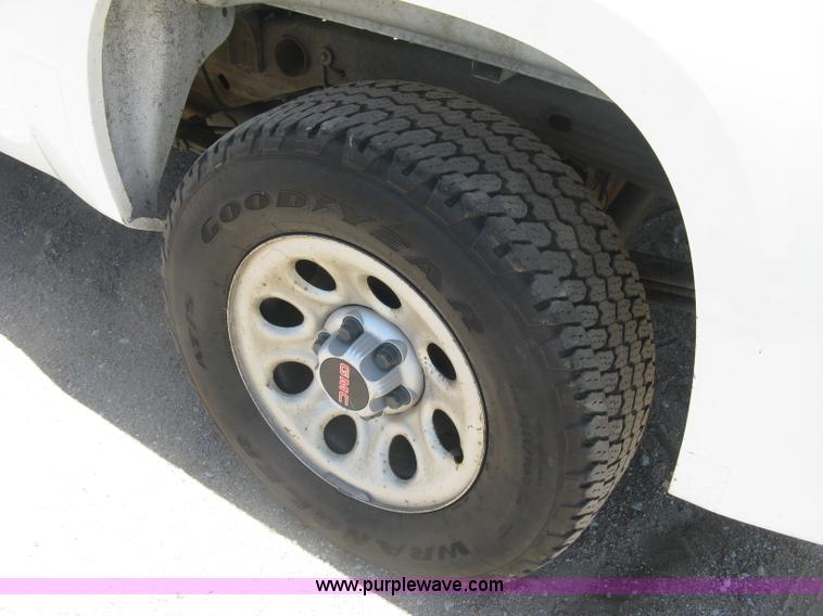 image for item K8648 2009 GMC Sierra 1500 Ext. Cab pickup truck