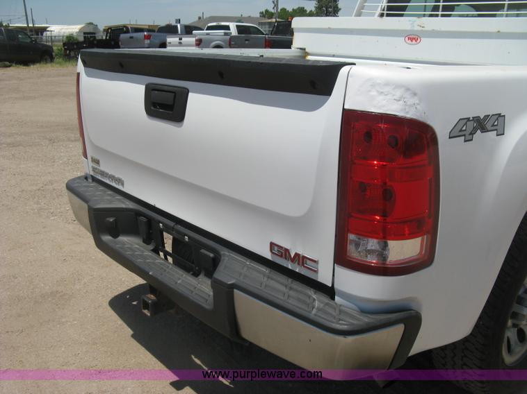image for item K8648 2009 GMC Sierra 1500 Ext. Cab pickup truck