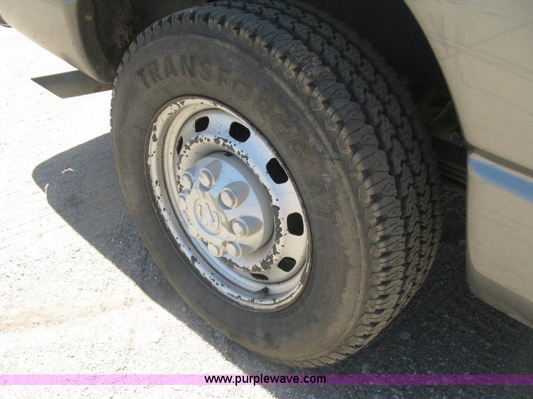 image for item K8649 2005 Dodge Ram 2500 HD Quad Cab pickup truck