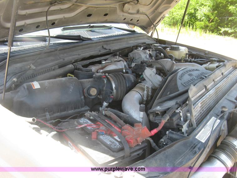 image for item K8652 2010 Ford F350 Super Duty XLT Crew Cab flatbed pickup truck