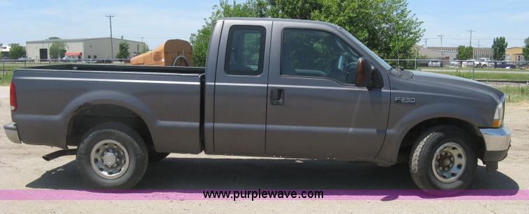 image for item K8653 2004 Ford F250 Super Duty XLT SuperCab pickup truck