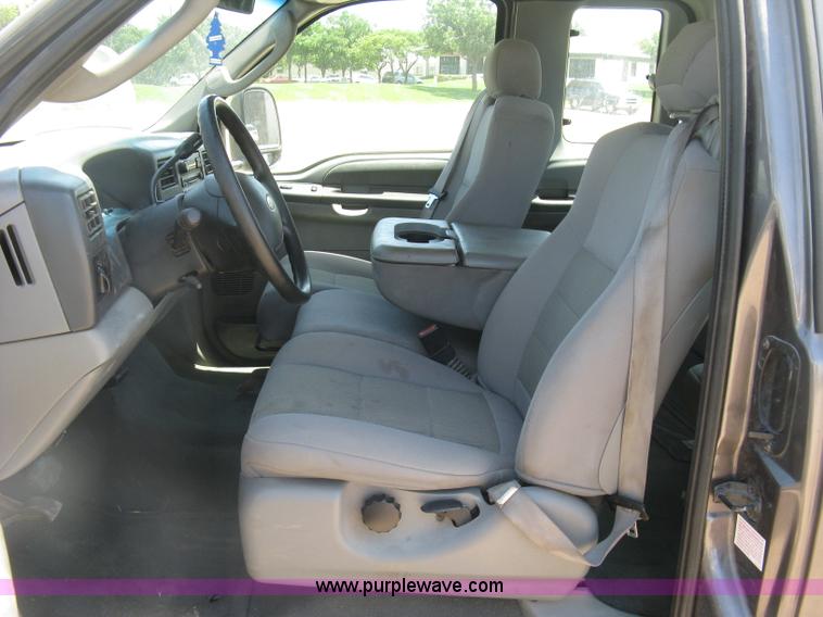 image for item K8653 2004 Ford F250 Super Duty XLT SuperCab pickup truck