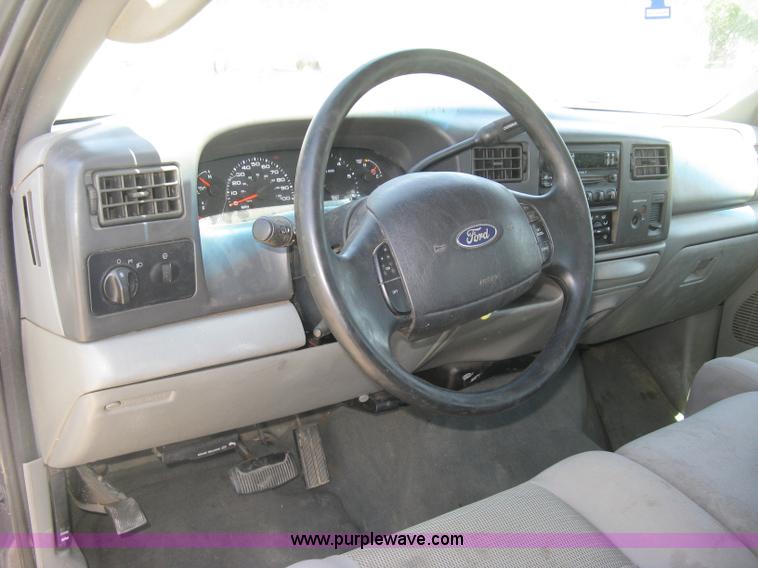 image for item K8653 2004 Ford F250 Super Duty XLT SuperCab pickup truck