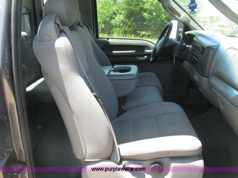 image for item K8653 2004 Ford F250 Super Duty XLT SuperCab pickup truck