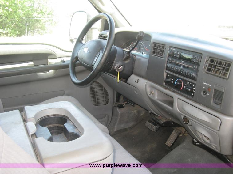 image for item K8653 2004 Ford F250 Super Duty XLT SuperCab pickup truck