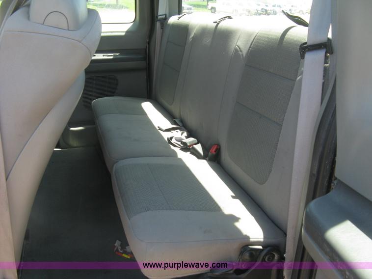 image for item K8653 2004 Ford F250 Super Duty XLT SuperCab pickup truck