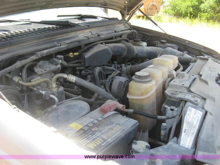 image for item K8653 2004 Ford F250 Super Duty XLT SuperCab pickup truck