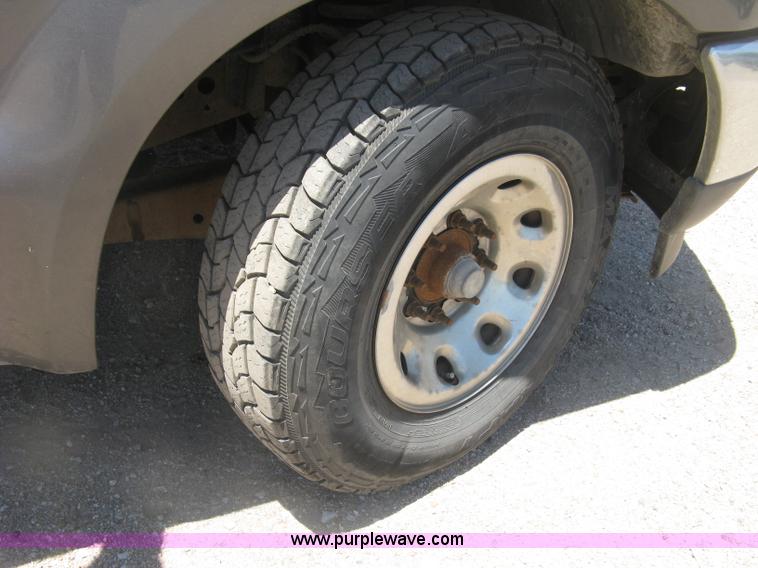 image for item K8653 2004 Ford F250 Super Duty XLT SuperCab pickup truck