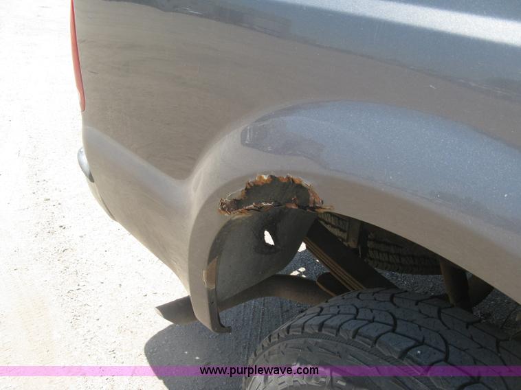 image for item K8653 2004 Ford F250 Super Duty XLT SuperCab pickup truck