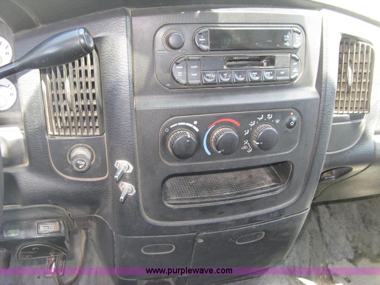 image for item K8654 2005 Dodge Ram 2500 HD Quad Cab pickup truck