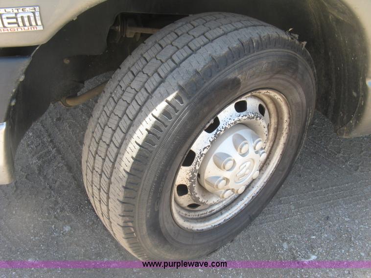 image for item K8654 2005 Dodge Ram 2500 HD Quad Cab pickup truck