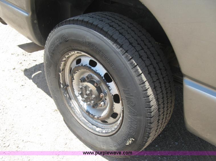 image for item K8654 2005 Dodge Ram 2500 HD Quad Cab pickup truck