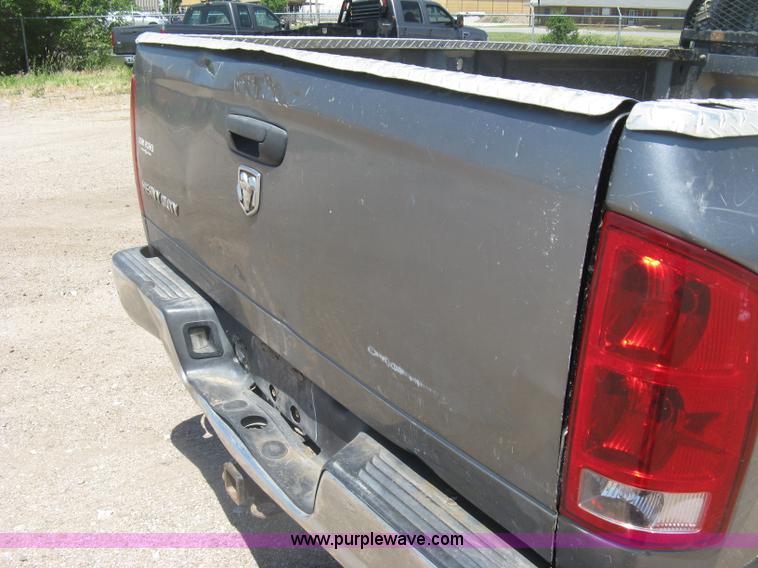 image for item K8654 2005 Dodge Ram 2500 HD Quad Cab pickup truck