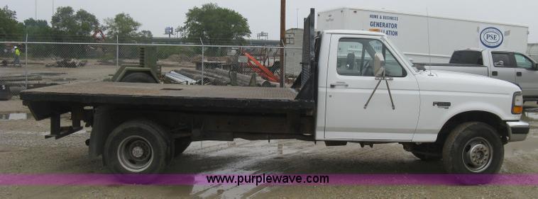 image for item K8677 1997 Ford F450 Super Duty flatbed truck