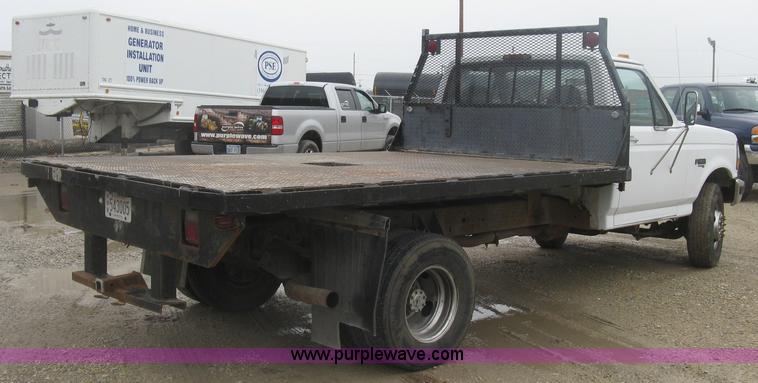 image for item K8677 1997 Ford F450 Super Duty flatbed truck