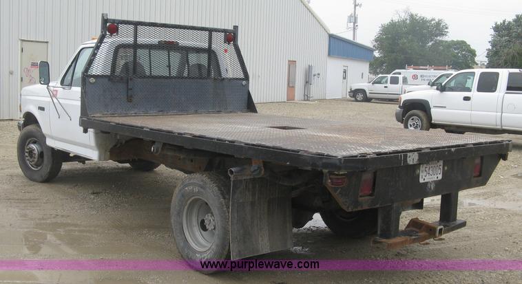 image for item K8677 1997 Ford F450 Super Duty flatbed truck