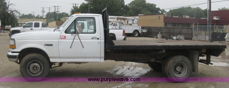 image for item K8677 1997 Ford F450 Super Duty flatbed truck
