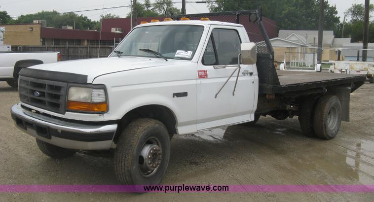 image for item K8677 1997 Ford F450 Super Duty flatbed truck