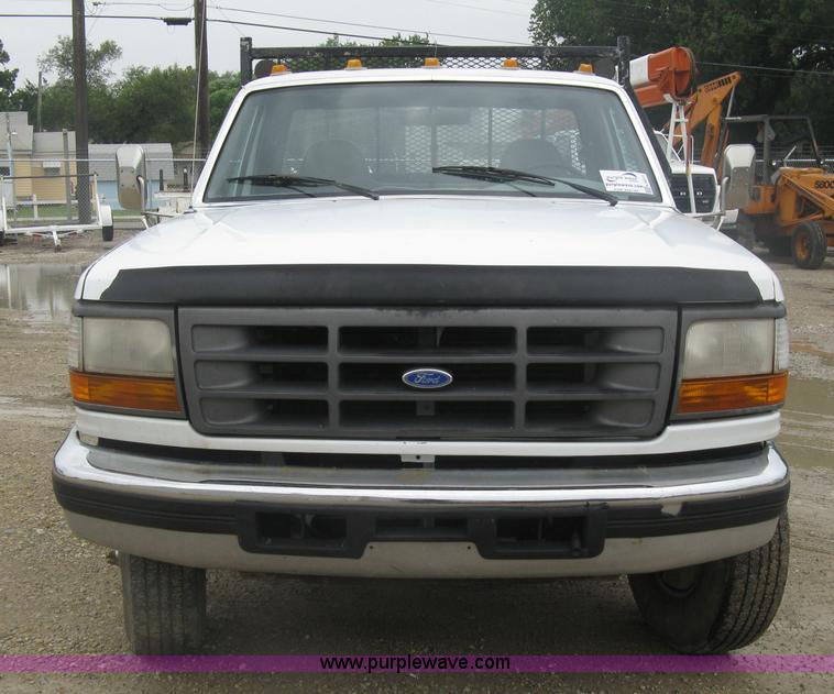 image for item K8677 1997 Ford F450 Super Duty flatbed truck