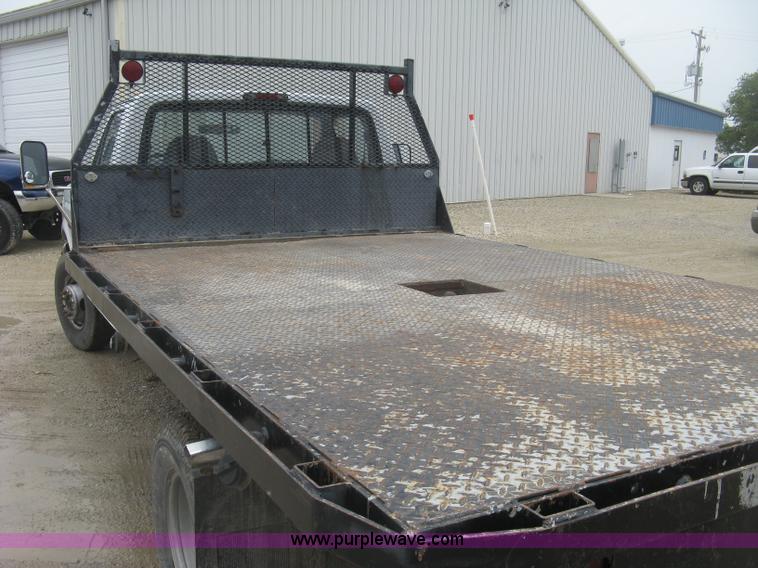 image for item K8677 1997 Ford F450 Super Duty flatbed truck