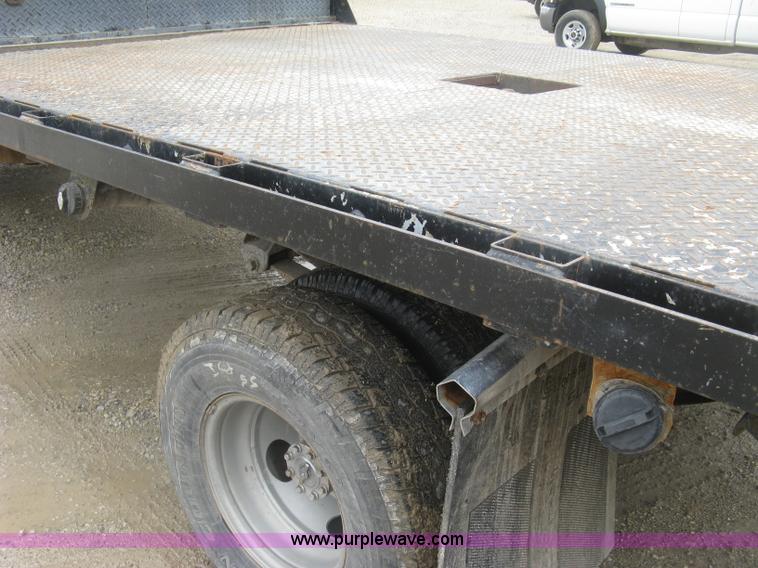 image for item K8677 1997 Ford F450 Super Duty flatbed truck