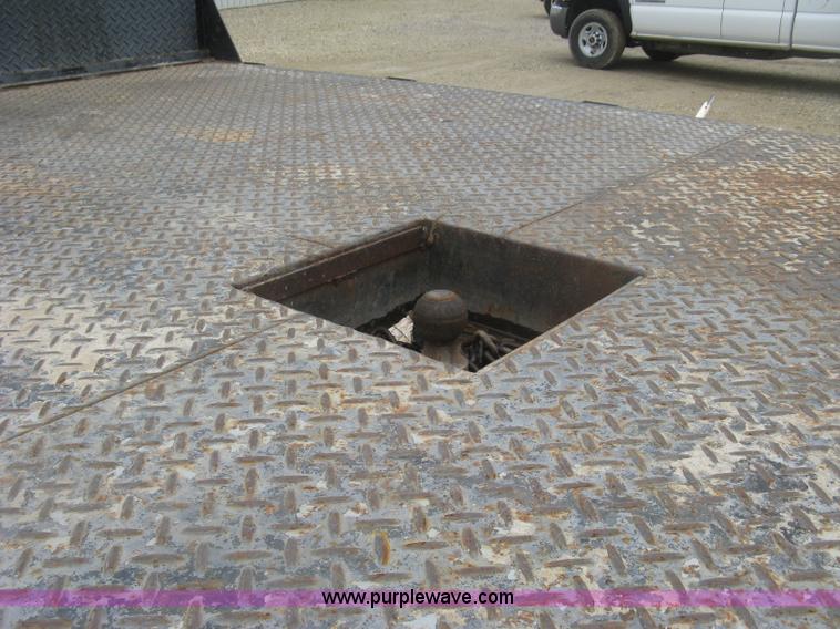 image for item K8677 1997 Ford F450 Super Duty flatbed truck