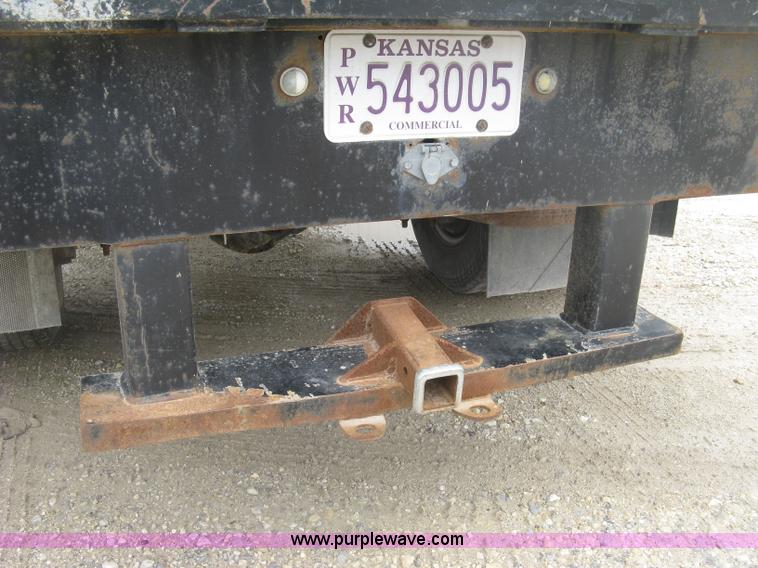 image for item K8677 1997 Ford F450 Super Duty flatbed truck