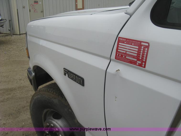 image for item K8677 1997 Ford F450 Super Duty flatbed truck