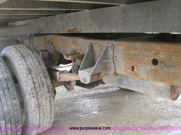 image for item K8677 1997 Ford F450 Super Duty flatbed truck
