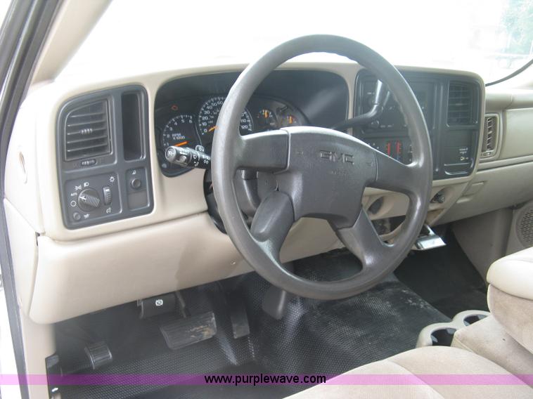 image for item K8678 2007 GMC Sierra Classic 2500HD Ext. Cab pickup truck