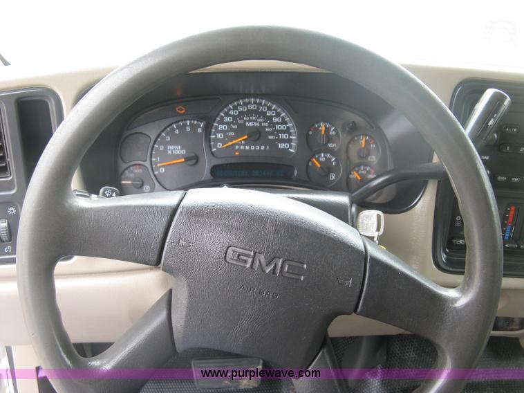 image for item K8678 2007 GMC Sierra Classic 2500HD Ext. Cab pickup truck