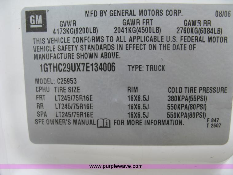 image for item K8678 2007 GMC Sierra Classic 2500HD Ext. Cab pickup truck