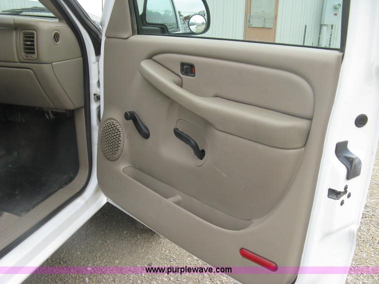 image for item K8678 2007 GMC Sierra Classic 2500HD Ext. Cab pickup truck