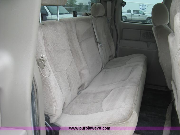 image for item K8678 2007 GMC Sierra Classic 2500HD Ext. Cab pickup truck