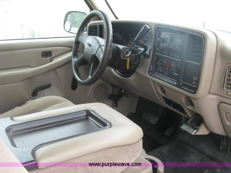 image for item K8678 2007 GMC Sierra Classic 2500HD Ext. Cab pickup truck