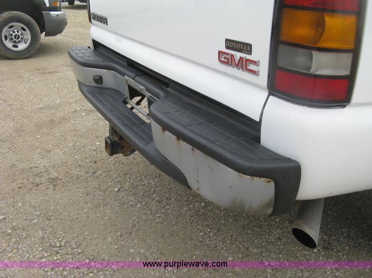 image for item K8678 2007 GMC Sierra Classic 2500HD Ext. Cab pickup truck