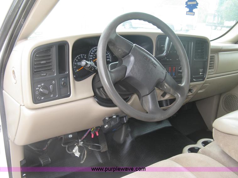 image for item K8679 2007 GMC Sierra Classic 2500HD Ext. Cab pickup truck