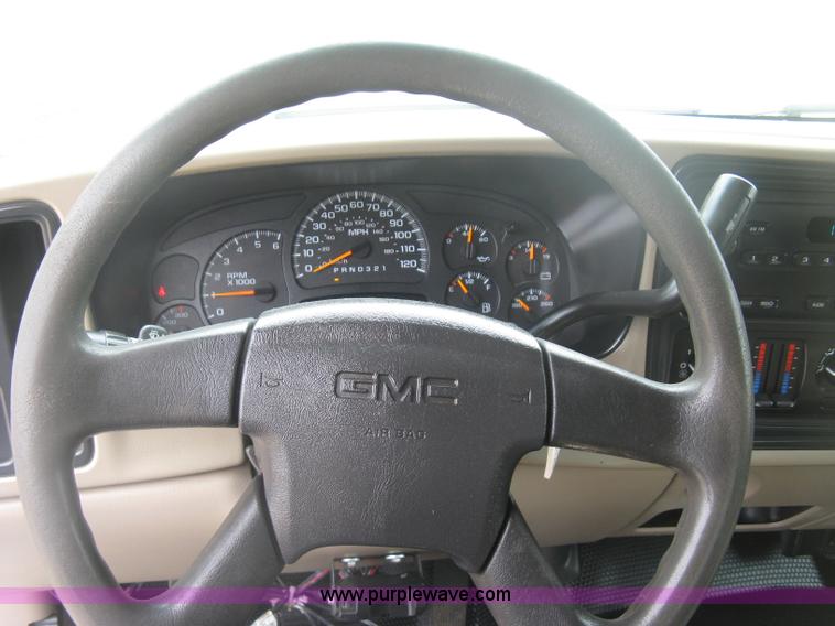 image for item K8679 2007 GMC Sierra Classic 2500HD Ext. Cab pickup truck