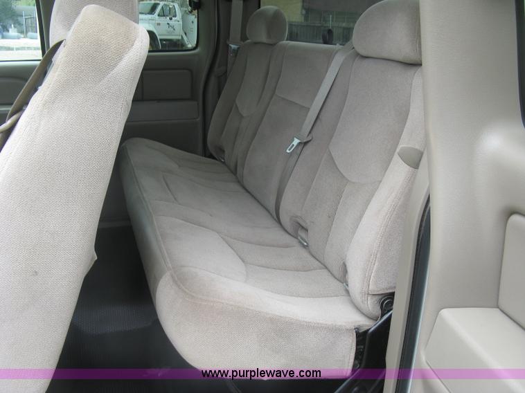 image for item K8679 2007 GMC Sierra Classic 2500HD Ext. Cab pickup truck