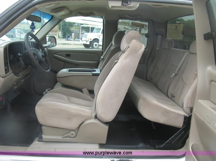 image for item K8679 2007 GMC Sierra Classic 2500HD Ext. Cab pickup truck