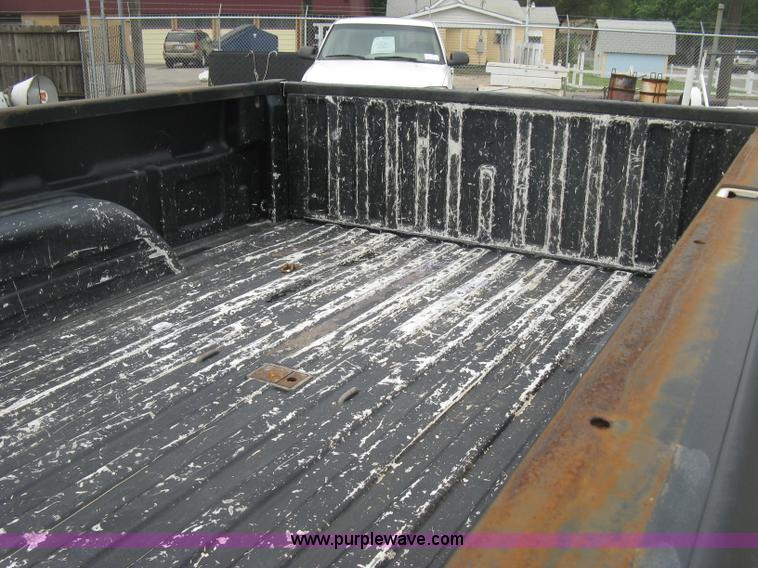 image for item K8679 2007 GMC Sierra Classic 2500HD Ext. Cab pickup truck