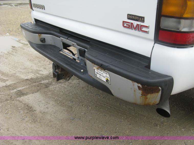 image for item K8679 2007 GMC Sierra Classic 2500HD Ext. Cab pickup truck
