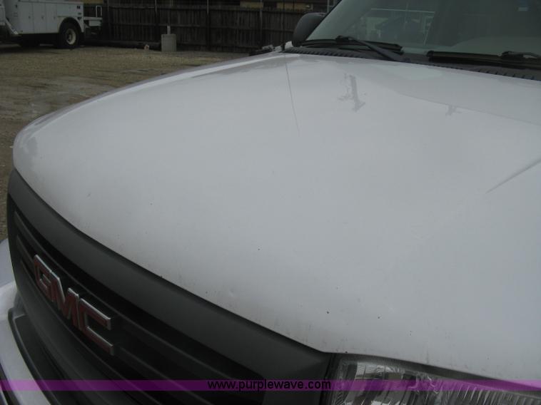 image for item K8679 2007 GMC Sierra Classic 2500HD Ext. Cab pickup truck