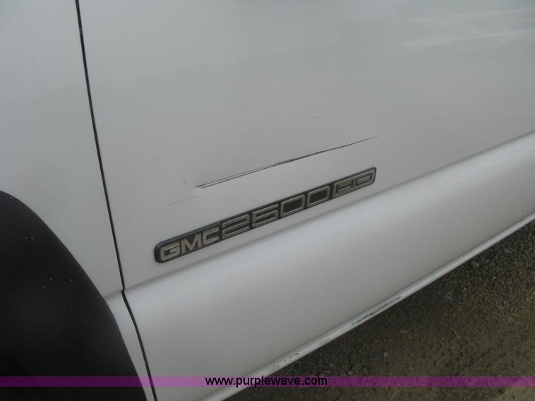 image for item K8679 2007 GMC Sierra Classic 2500HD Ext. Cab pickup truck